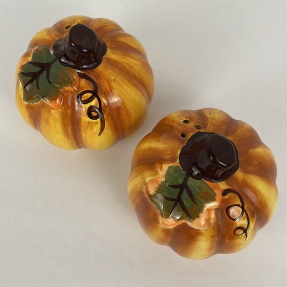 Pumpkin Salt Pepper Shakers Ceramic Rustic 2.5 x 3 inch - Picture 4 of 4